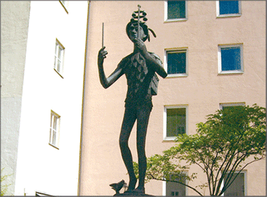 音楽家の銅像