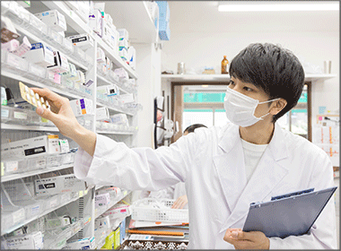 25年度薬価改定が長期収載品を直撃　聖域なき後発品への置換え進む